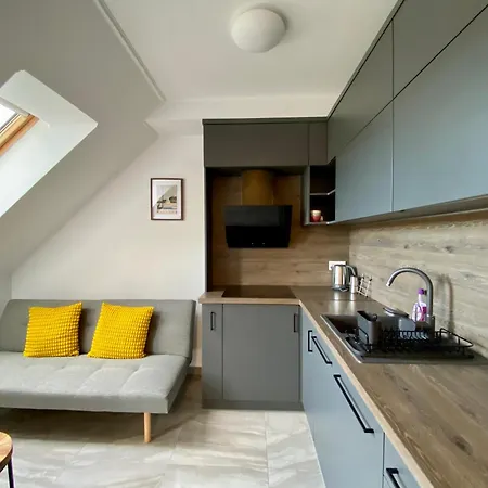 Apartment Hello 3b *